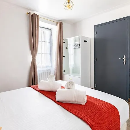Le Cozy Oberkampf - T2 Renove - Versailles 7 Min - Hec 5 Min جوي-أون-جوساز